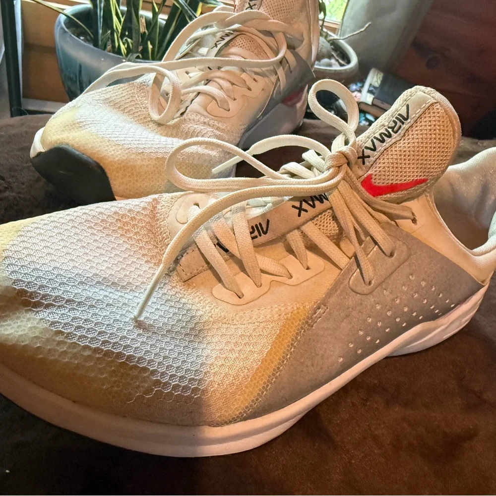 Nike Air Max Bella TR 3 'Grey Bright Crimson' - Picture 3 of 5